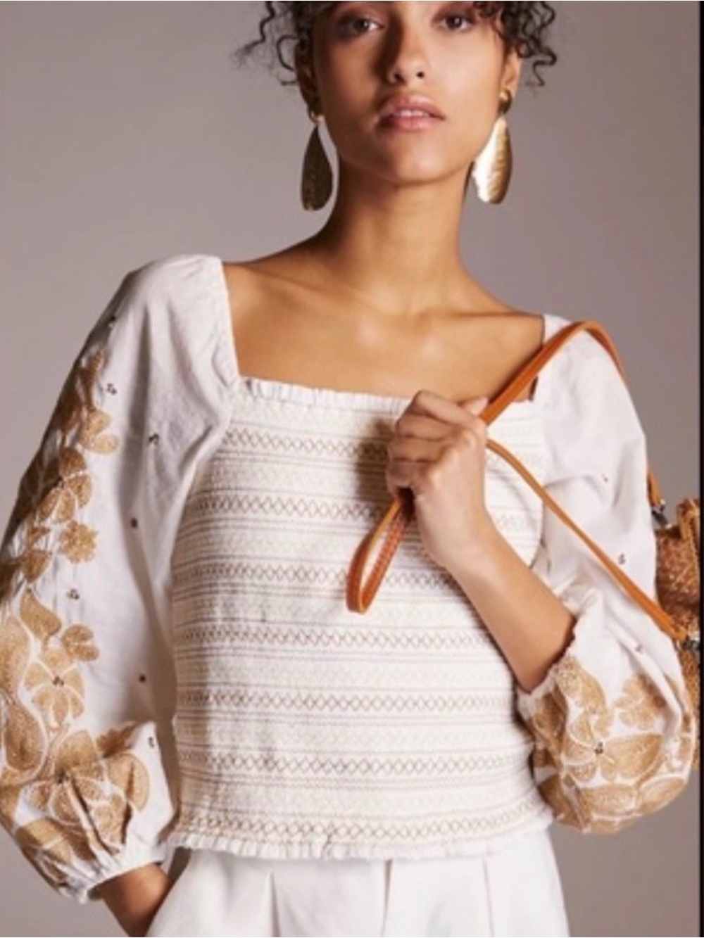 Anthropologie peasant embroidered top medium, 100% cotton